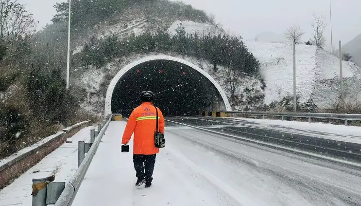 公路养护人员